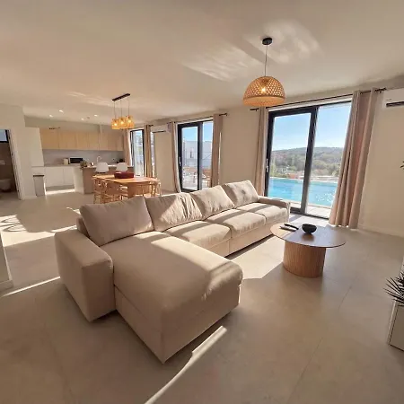 Vilă Modern House With Sea View