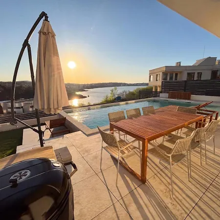 Modern House With Sea View Villa *